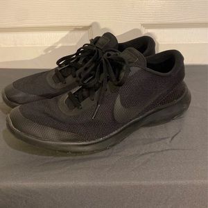 SOLD Nike EUC Flex Experience Run 7 Men’s Size 10